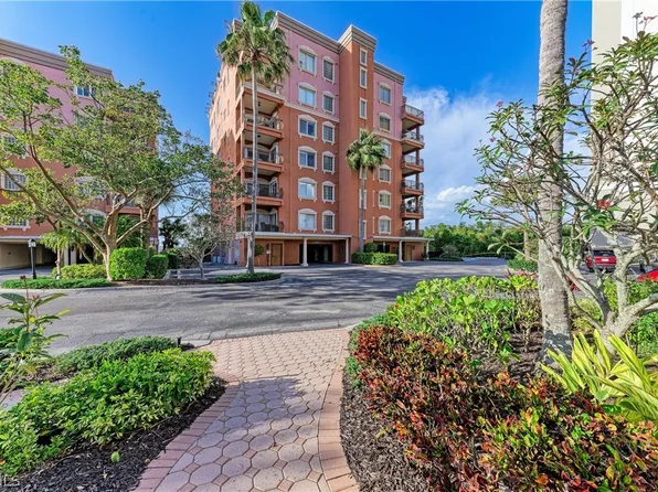 14813 Laguna Dr #401, Fort Myers, FL 33908
