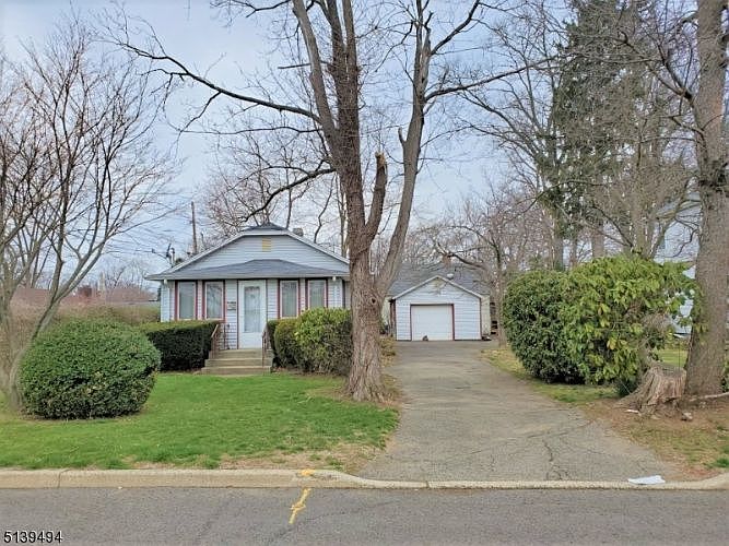 2nd image of 28 Appleby Ave