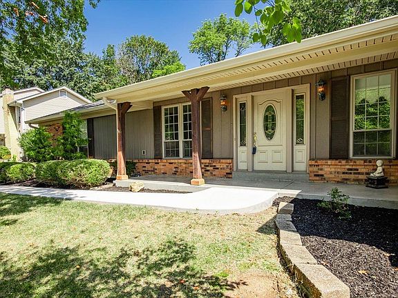 3rd image of 4839 Gatesbury Dr