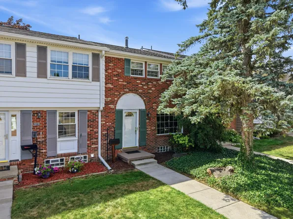 19372 Malvern Ct, Northville, MI 48167