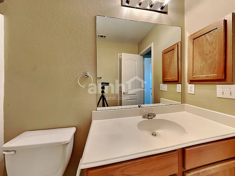 729 Redwing Dr — Photo 17
