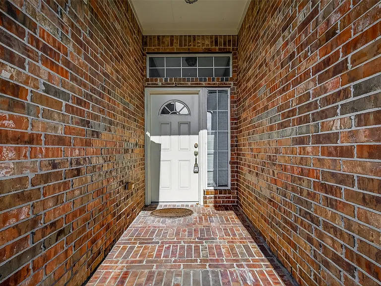 71 N Forrest Ave — Photo 6