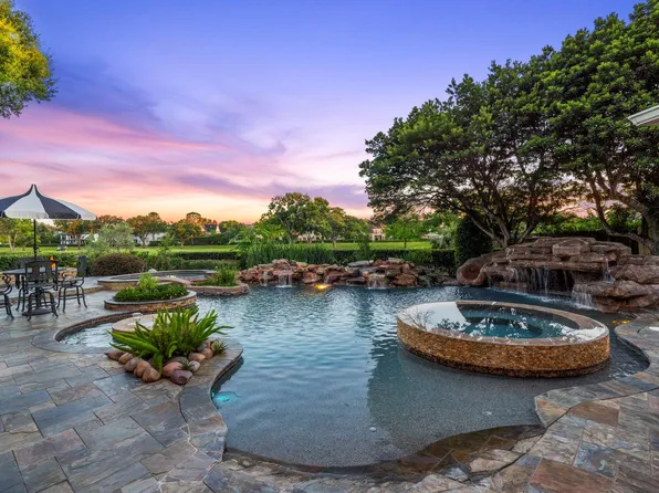 74 Pipers Walk, Sugar Land, TX 77479