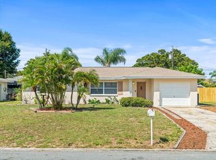 8828 110th St, Seminole, FL 33772