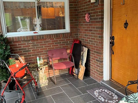 5th image of 2732 Gilbert Ave