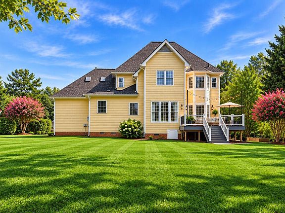 2nd image of 2345 Knoll Ridge Ln