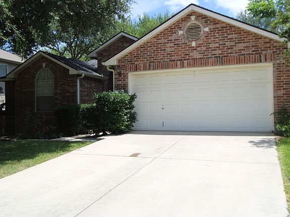 2nd image of 220 Cordero