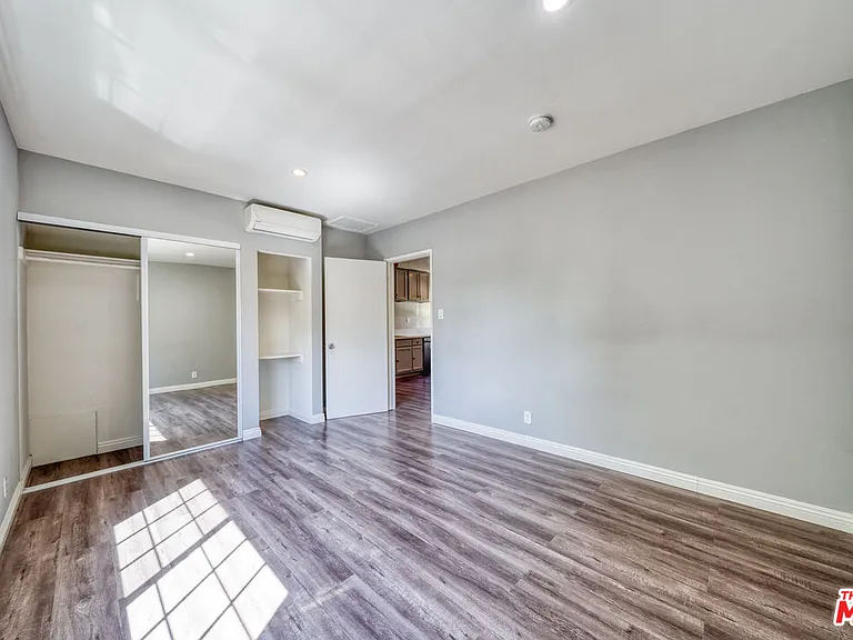 1112 Ocean Park Blvd #F — Photo 12
