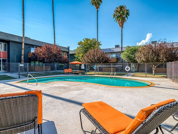 2nd image of 5601 E 5th St #5-5601-5122