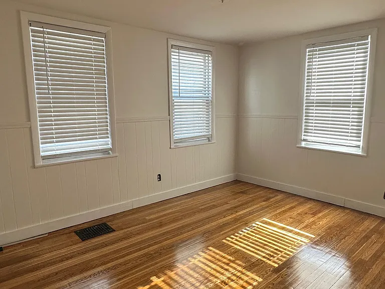 34 Grove St #Q — Photo 10