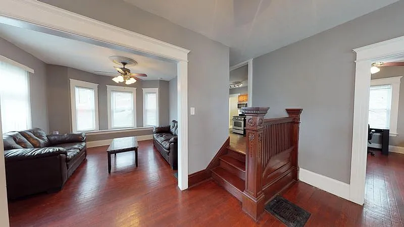 4 bed, 1.5 bath, $2,700 — Photo 2