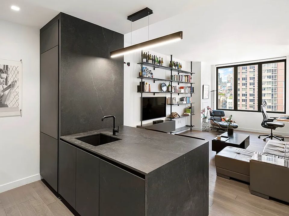 1st image of 101 W 24th St Floor 15