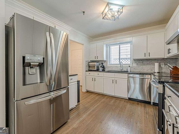 5th image of 526 Gardenia Ln