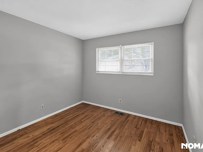 1835 Ardmore Dr — Photo 13