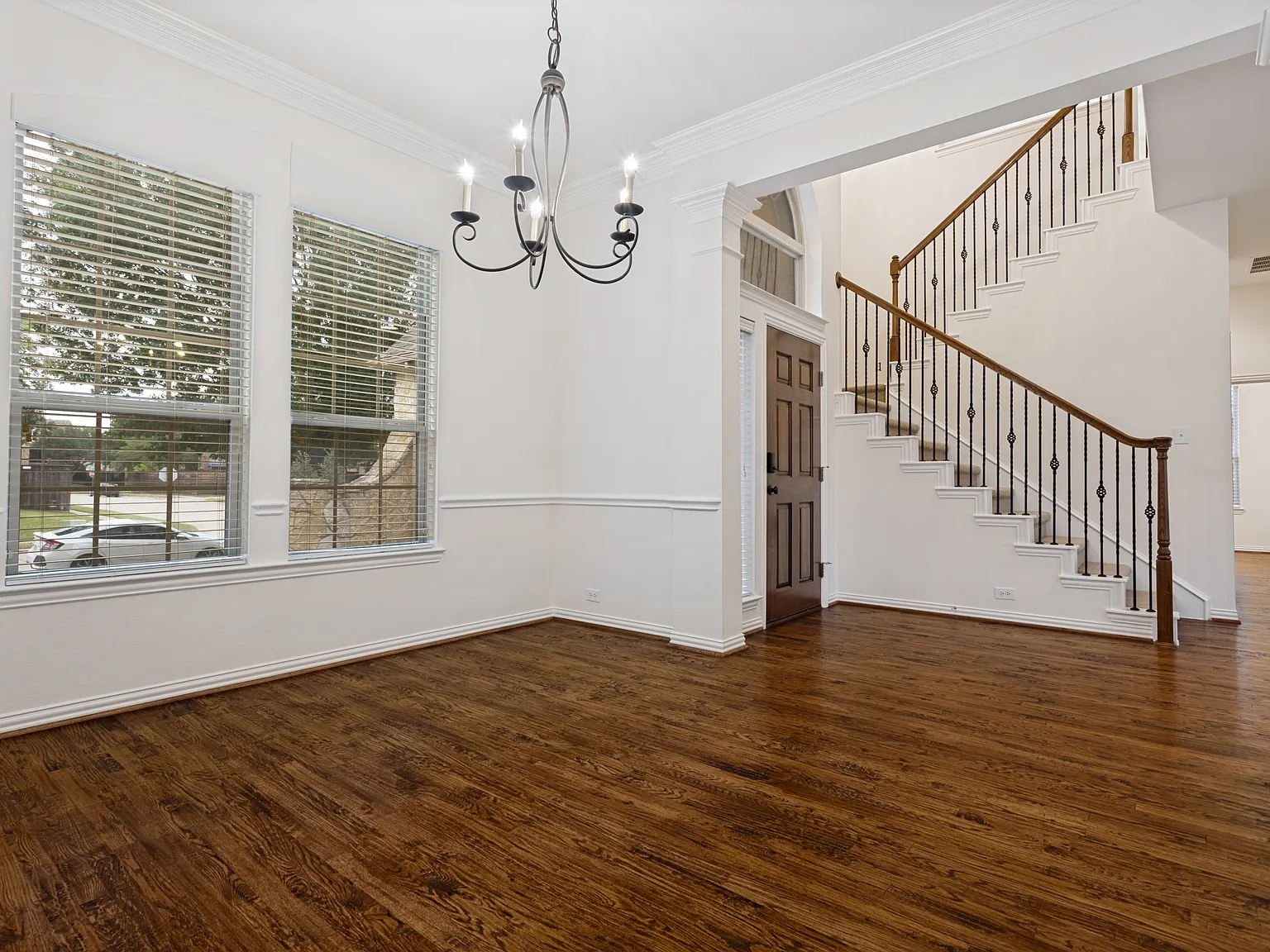 4 bed, 3316 sqft, $3,000 — Photo 3
