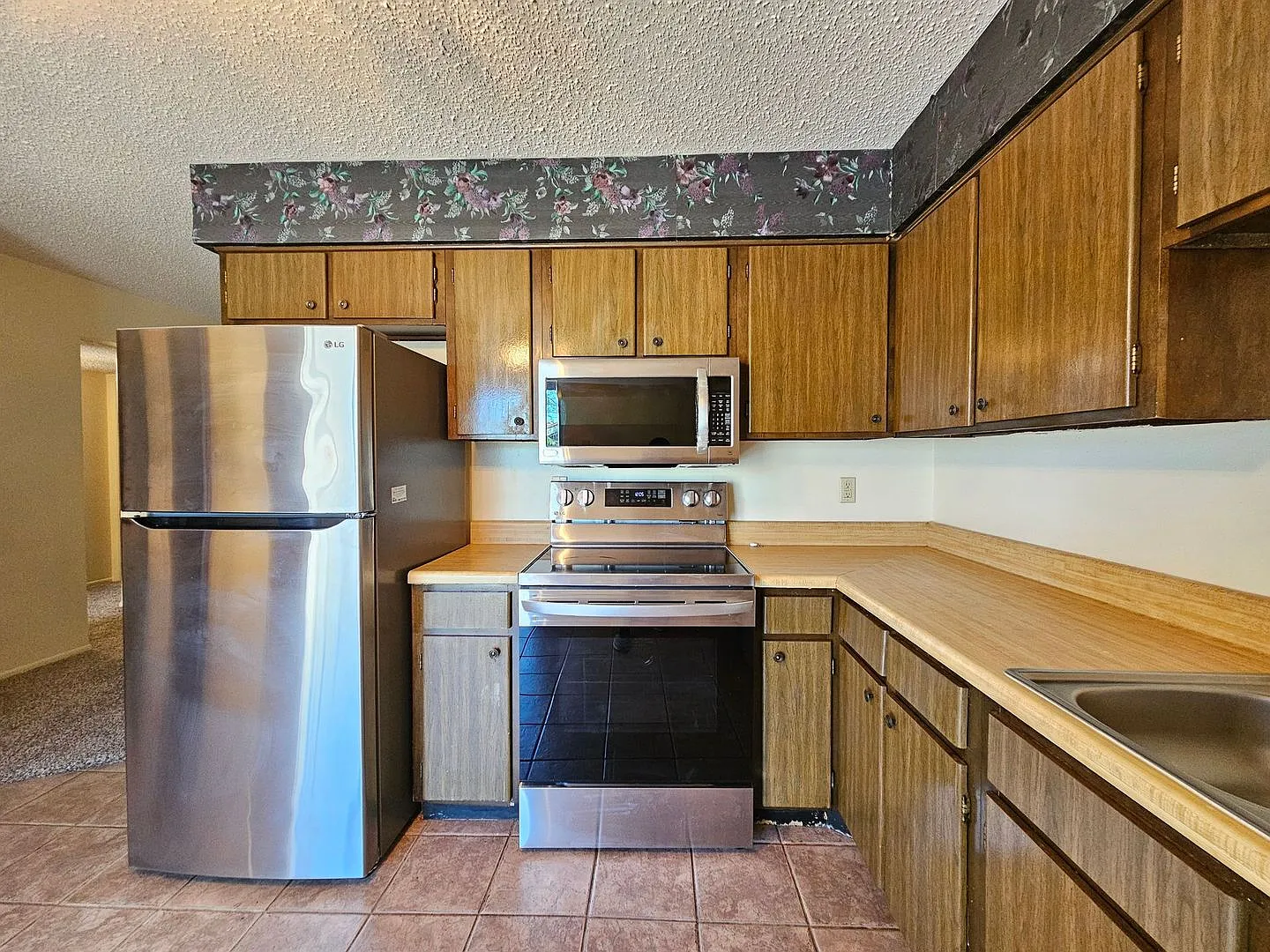 Back To School Rent Special - $250 Gift Card & Water Included! — Photo 3