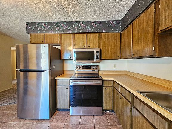 3rd image of 206 W Mockingbird Ln #D