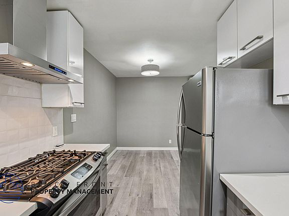 3rd image of 400 S Mariposa Ave #60485435