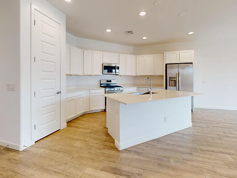 9332 W Encinas Ln — Photo 13