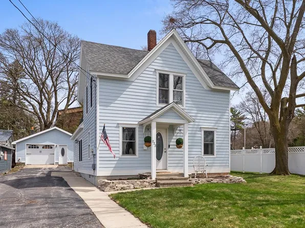 222 N 7th Ave, Sturgeon Bay, WI 54235