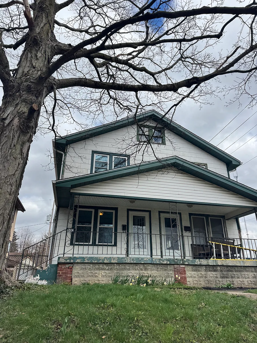 Building Photo - 800-804 Thomas Rd