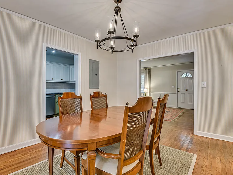 904 Highland Ave — Photo 11