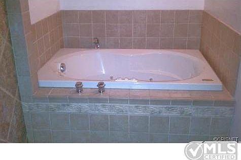 5th image of 23500 Balmoral Ln