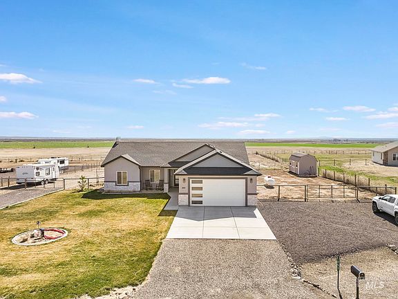 4th image of 253 Mariposa Cir