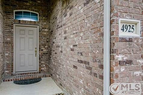 4th image of 4925 Galley Cir