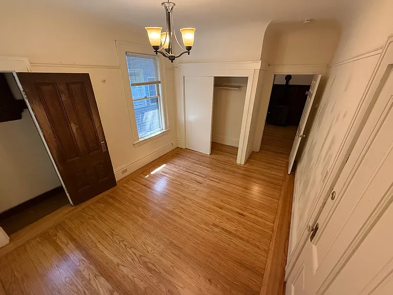 2218 H St — Photo 3