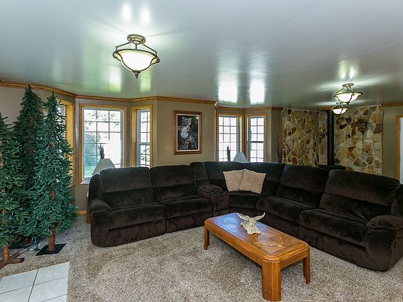 3rd image of 1041 E Sterling Dr