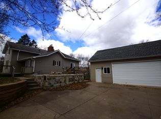 2224 W Central Park Ave, Davenport, IA 52804