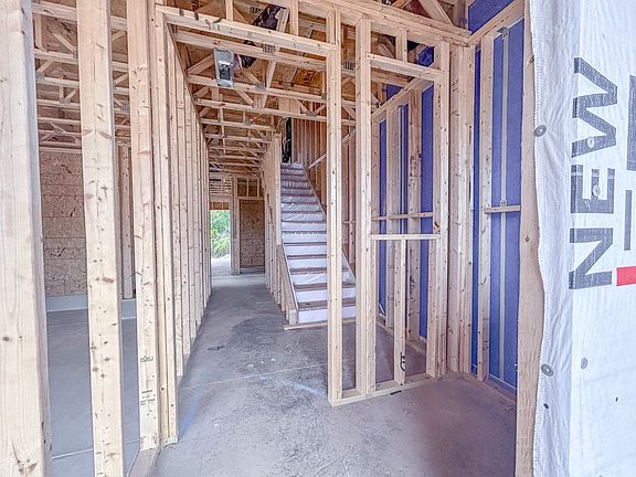 5th image of 111 Sugar Run Dr