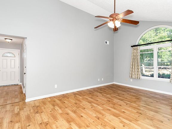 4th image of 2195 Stonewood Ln