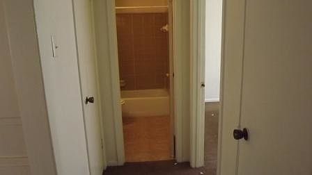 1st image of 609 Sunset Ln APT B