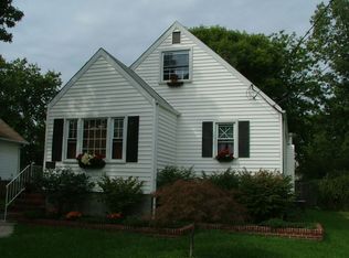 8002 Oakleigh Rd, Parkville, MD 21234