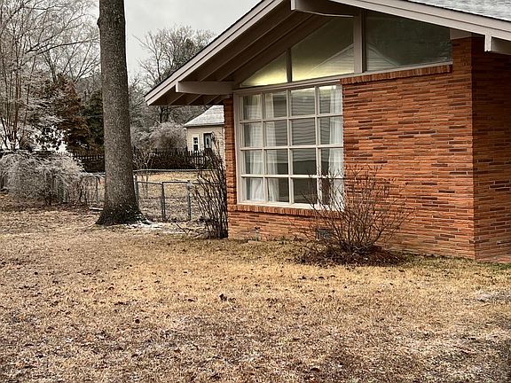 2nd image of 552 Wadsworth Cir