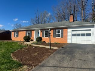 4153 Woodridge Dr, Roanoke, VA 24018