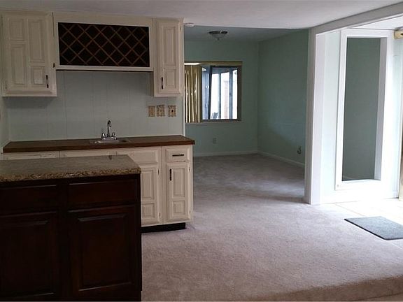 4th image of 1601 Fair Oaks Dr