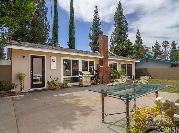 4th image of 7416 Fallbrook Ave
