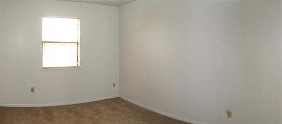 5th image of 301 North Dr