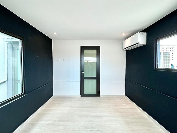 5th image of 301 Avenue Gilberto Monroig
