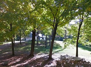 4240 Circle Dr, Deephaven, MN 55391