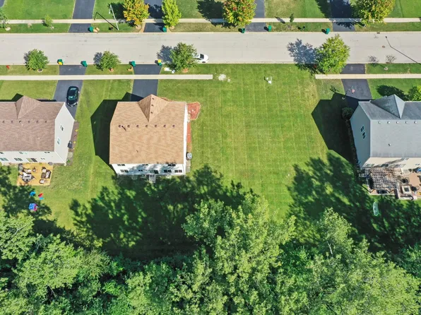 2412 Fleetwood Dr, Joliet, IL 60432