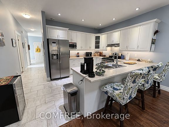 4th image of 78 Victoria St #3