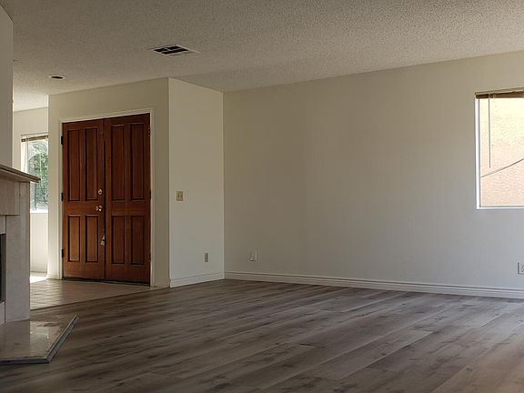 4th image of 3188 Vineland Ave