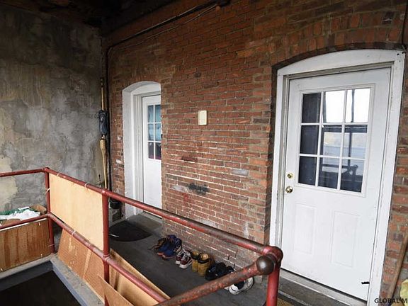 4th image of 50 Gates Ave