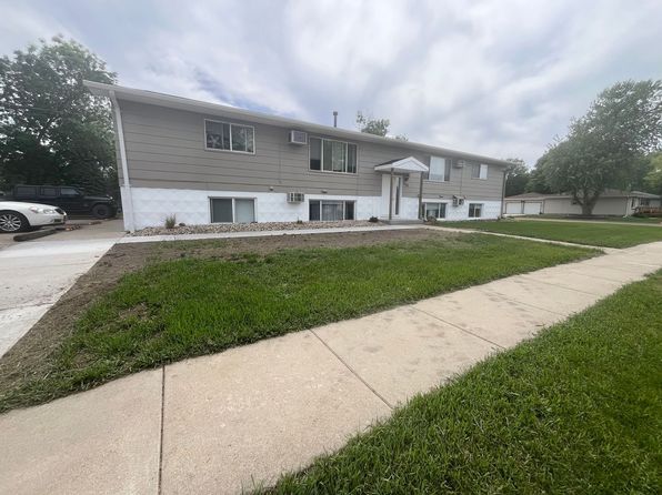 235 W 1st St APT 6