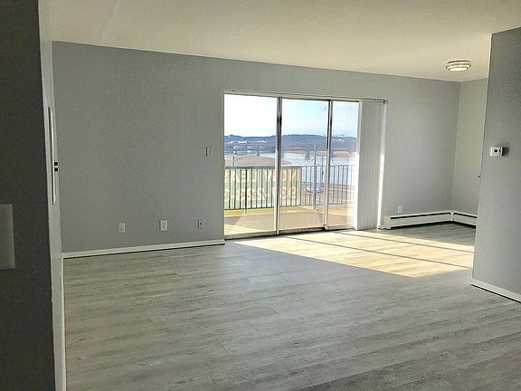 3rd image of 727 W Riverview Ave APT 501