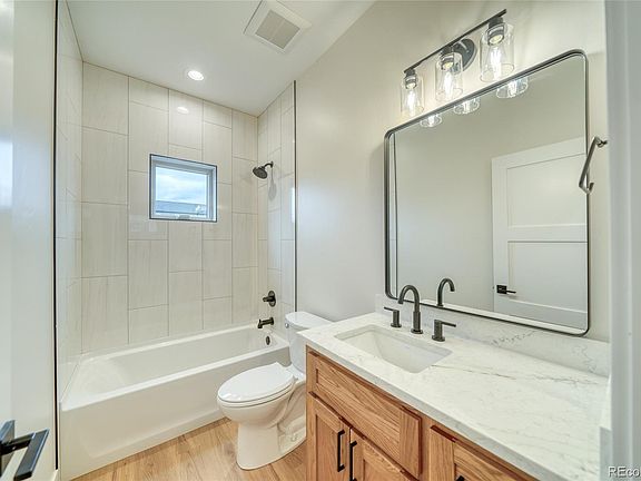 4th image of 10810 Engelmann Avenue